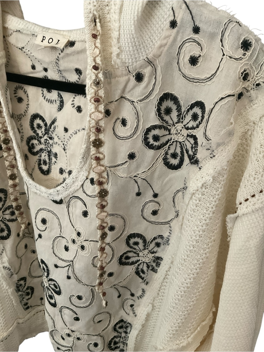 POL NWOT M Ivory Floral Embroidered Mixed Media Hooded Boho Top A34 - Picture 3 of 7